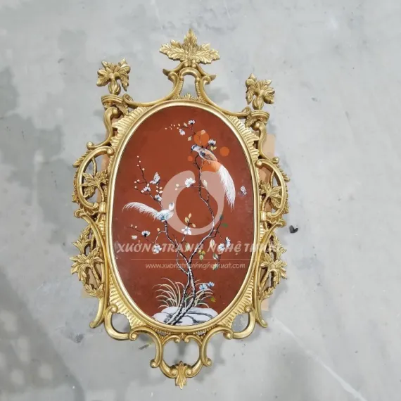 Tranh Kiếng Đôi Chim Trĩ Hình Oval Dát Vàng Nền Đỏ Tranh Kiếng Đôi Chim Trĩ Hình Oval Dát Vàng Nền Đỏ