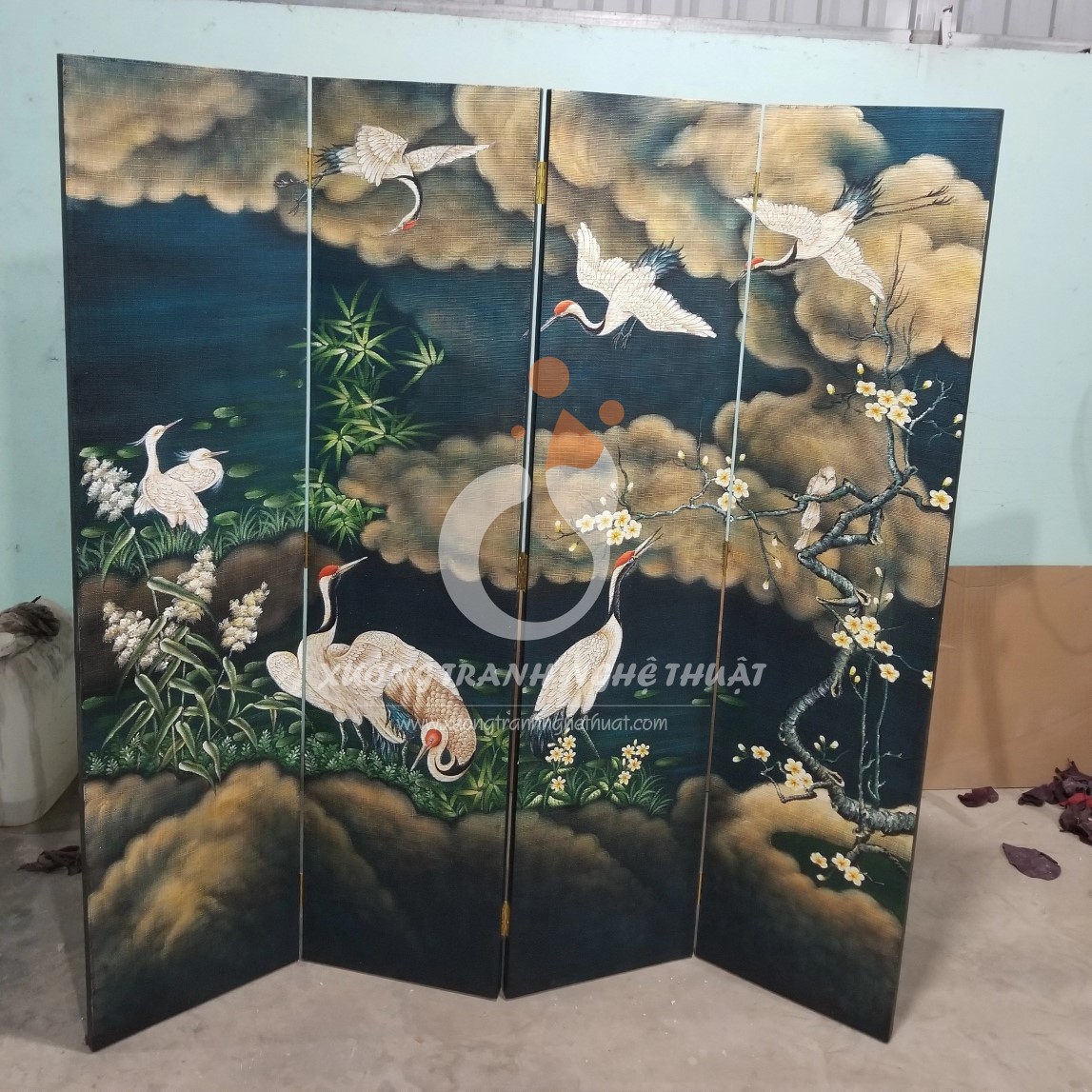 Tranh Bình Phong Vẽ Bầy Hạc Trên Nền Vải Bố Đen 04 Tấm