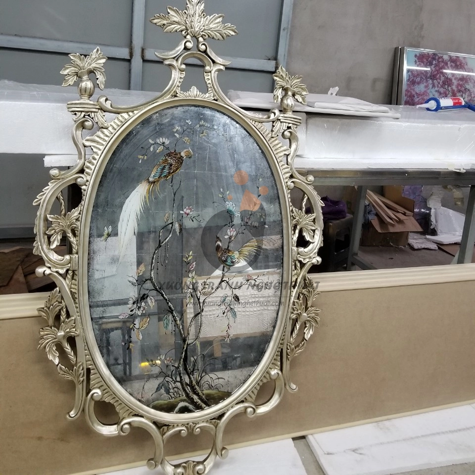 Tranh Kiếng Hình Ovan Dát Bạc Nền Màu Bạc