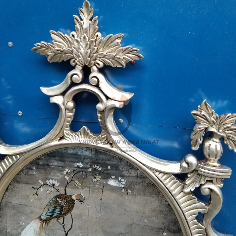 Tranh Kiếng Hình Ovan Dát Bạc Nền Màu Bạc