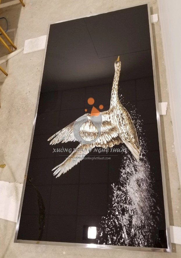 Tranh Thiên Nga Vẽ Ngược Trên Kiếng