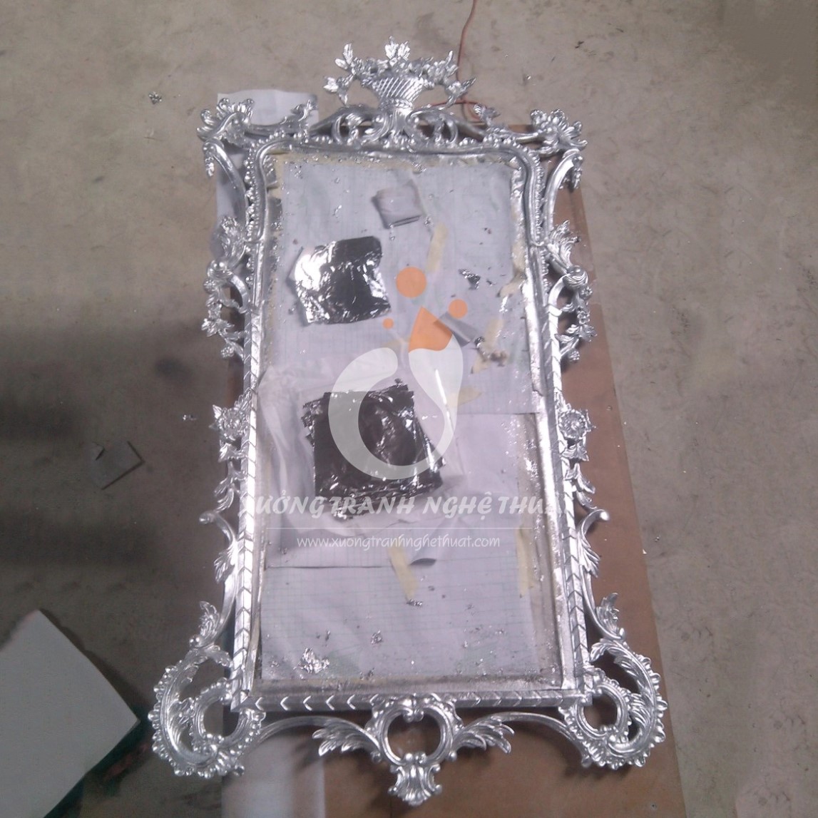 Tranh Kiếng Vẽ Ngược Khung Trạm Trổ XTT1