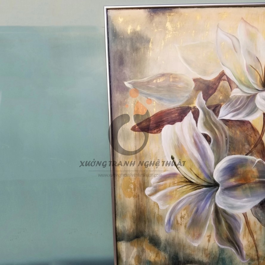 Hình Ảnh Chi Tiết Tranh Hoa Ly Giả Cổ Vẽ Trên Nền Đồng Tại Xưởng