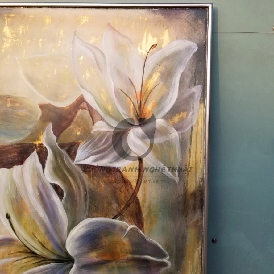 Hình Ảnh Chi Tiết Tranh Hoa Ly Giả Cổ Vẽ Trên Nền Đồng Tại Xưởng