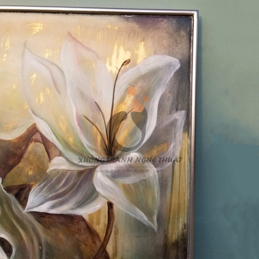 Hình Ảnh Chi Tiết Tranh Hoa Ly Giả Cổ Vẽ Trên Nền Đồng Tại Xưởng
